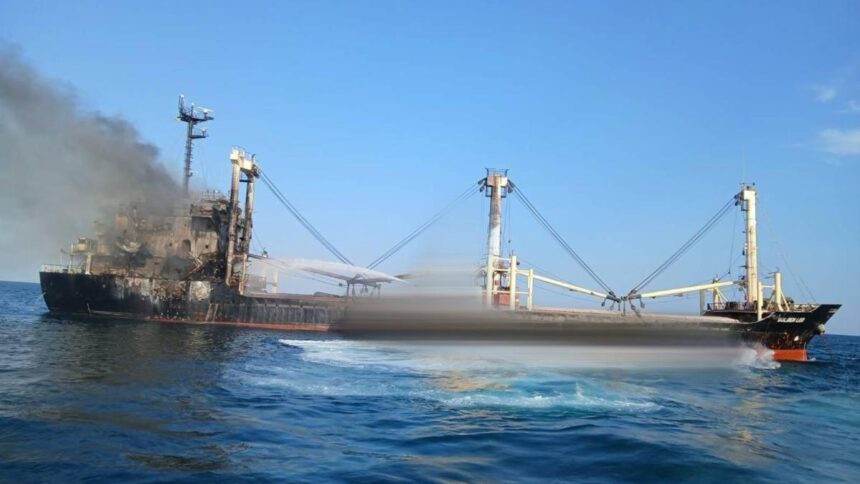 update o nava cu gnl lovita la 20 de mile de sulina mapn are pregatite de interventie un elicopter iar 330 puma naval si doua nave militare 6a5f8ee9820f9