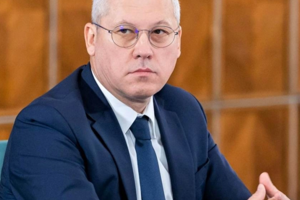 video catalin predoiu la depunerea juramantului de catre absolventii academiei de politie vor gasi calea pentru un nivel superior de ordine siguranta publica si securitate nationala 6a6a1011a5f82