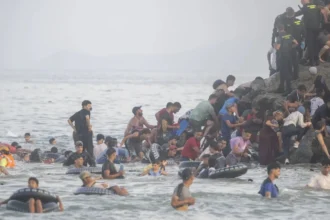 video criza migrantilor capata proportii uriase spania vorbeste de 50 000 de oameni intrati ilegal este haos 6a6c78222b47c