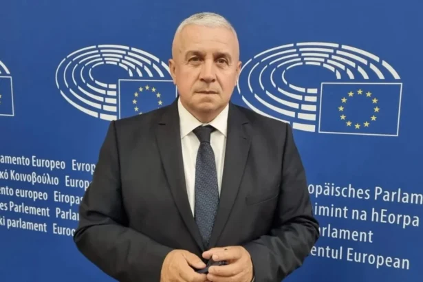 video europarlamentarul daniel buda pnl singura solutie este impuscarea ursilor viata si siguranta oamenilor trebuie sa fie mai presus de orice 6a6c72204cb09