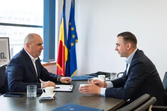 video fostul ministru al energiei a asistat siderat la conferinta de presa a lui ilie bolojan este nervos si depasit de situatie 6a6264b66980f
