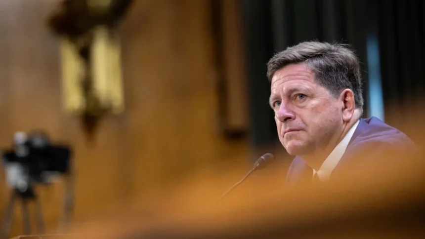 video senatul sua a confirmat un nou sef peste toate serviciile secrete americane jay clayton devine unul dintre cei mai puternici oameni din america 6a698447997cf