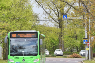 video sofer stb filmat in timp ce se juca candy crush la volanul autobuzului plin cu pasageri 6a6bbcf5bd983