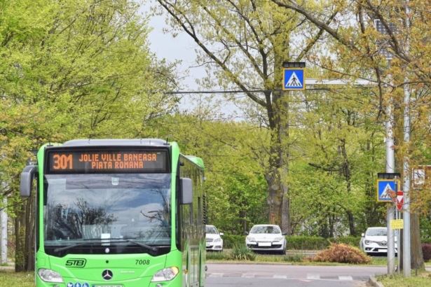 video sofer stb filmat in timp ce se juca candy crush la volanul autobuzului plin cu pasageri 6a6bbcf5bd983
