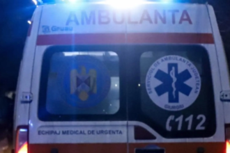 accident intr un sens giratoriu din piatra neamt trei copii si un adult au fost raniti 6a814c7b36a02