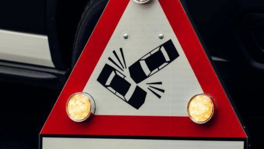 accident rutier pe valea prahovei un autocar cu peste 50 de pasageri si un autoturism s au ciocnit trafic restrictionat in zona 6a8ca46402ec3