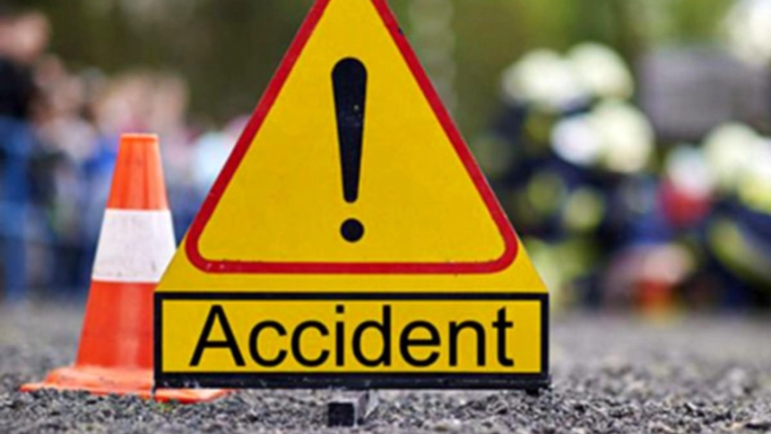 accident teribil in cluj o motocicleta a luat foc dupa impactul cu un camion motociclistul este resuscitat traficul blocat pe ambele sensuri 6a6def7728685