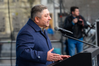 alin tise pnl se alatura protestului in strada anuntat de dominic fritz usr toata lumea la protest 6a8585aa6be5e