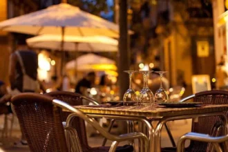 aproape 30 dintre afacerile din horeca risca sa se inchida in urmatoarele 12 luni cea mai mare problema este lipsa clientilor 6a7c539bef003