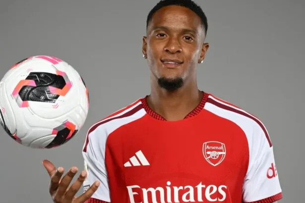 arsenal l a transferat pe internationalul englez ezri konsa de la aston villa 6a8886dbe438e