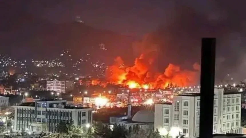 atentat sinucigas in apropierea unei sectii de politie cel putin noua morti si 20 de raniti in pakistan 6a6faed8e1272