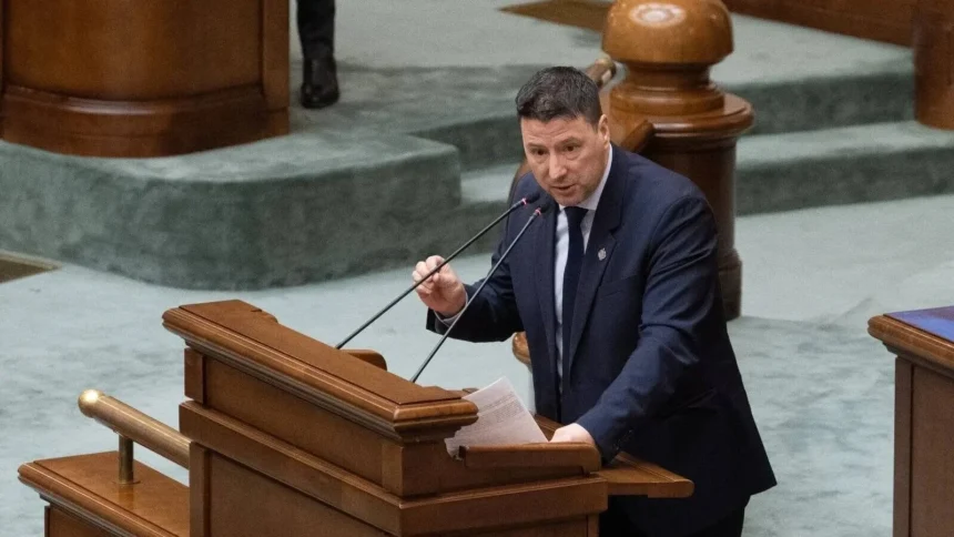 aur a racolat un senator efectivele grupului pace s au micsorat pana la numarul minim pentru functionare 6a7336299a197