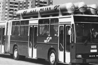 autobuzele lui ceusescu au bagat spaima in americani ce au crezut ca sunt atunci cand le au vazut din satelit 6a88e4a07bfc6