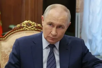 blestemul lui august a lovit puternic rusia vladimir putin mai ascunde cu greu dezastrul in trecut de augustul negru s a pus la cale o lovitura de stat 6a8bd5d20f200