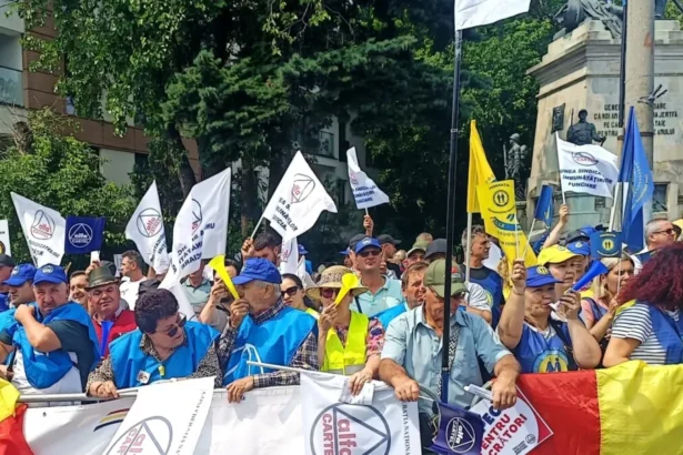 cartel alfa anunta protest la ministerul muncii blocarea negocierii contractelor colective de munca trebuie sa inceteze 6a8bbc5c16d8f