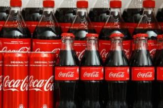 coca cola renunta la traditie din cauza generatiei z apar bauturile personalizate care costa mai mult 6a8ab589920e1