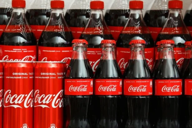 coca cola renunta la traditie din cauza generatiei z apar bauturile personalizate care costa mai mult 6a8ab589920e1