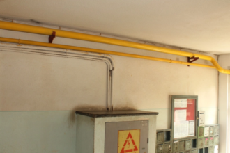 conducta de gaz sparta in pitesti pompierii au intervenit cu o autospeciala de stingere 6a7af44d75bf8