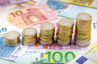 datoria externa a romaniei urca puternic a trecut de 232 de miliarde de euro investitiile straine s au prabusit in prima jumatate a anului 6a7fd091b4ffe