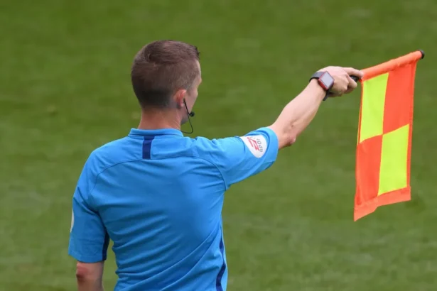 david dickinson va arbitra meciul tromso cfr cluj din conference league 6a7b037d1887a