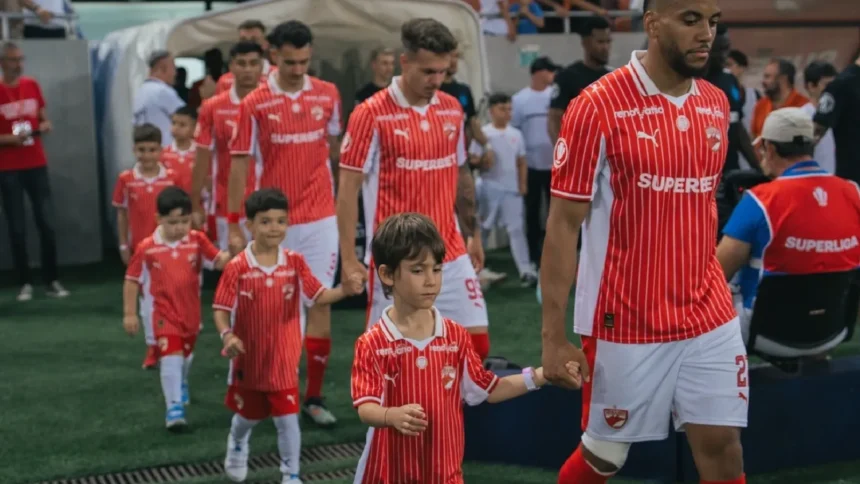 dinamo o zdrobeste pe fc voluntari si urca pe locul doi al clasamentului 6a77bb41d6ea3