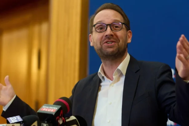 dominic fritz critica psd pnl si udmr dupa votul din camera deputatilor a trecut legea ani cu amendamentul anti timisoara 6a8c763cba507