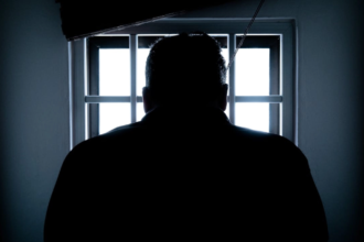 droguri impregnate in foi de hartie si trimise prin corespondenta la penitenciar tanarul care a pus totul la cale a fost arestat 6a7b02530c4ba