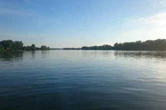dunarea pe post de groapa de gunoi firma sanctionata pentru interventie ilegala 6a749f919a269