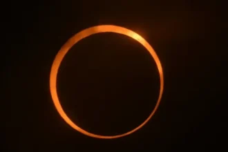 eclipsa de soare ar putea da peste cap retelele electrice o companie ofera clientilor o ora de energie gratuita daca reduc consumul 6a7b52f2f3b9d