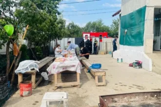 foto azil improvizat descoperit intr o gospodarie din olt 27 de varstnici si persoane cu dizabilitati scosi de urgenta din conditii improprii 6a7f0f7c344bd
