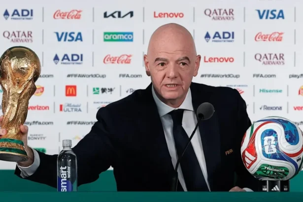 gianni infantino a ajuns in columbia pentru investirea noului presedinte 6a762e067185c