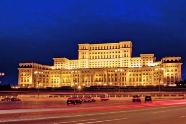 guvernul modernizeaza cladirea parlamentului cu peste 40 milioane de euro in timp ce romanii sunt sfatuiti sa faca economie 6a7f5ca116b61