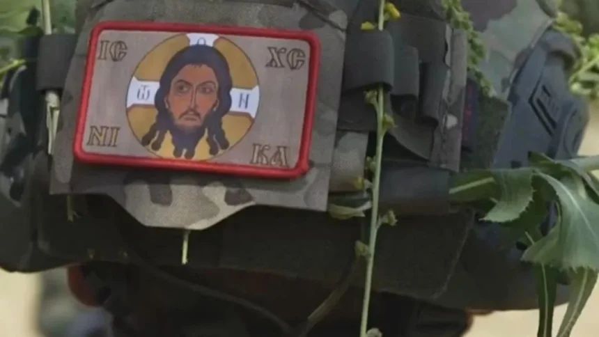 icoana de pe casca militarului roman intre credinta si propaganda george buhnici cere sanctiuni criticii il acuza ca daruieste rusiei un simbol crestin 6a72dd9119278