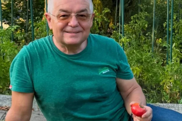 imagini neobisnuite cu emil boc activitatea care l a umplut de bucurie si cu care se mandreste pe facebook 6a6fdf2d0c15c