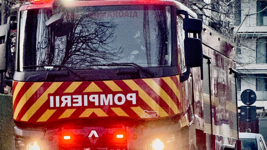 incendiu de vegetatie si padure in cluj pompierii intervin cu dificultate din cauza terenului accidentat 6a8997ec7b3fd