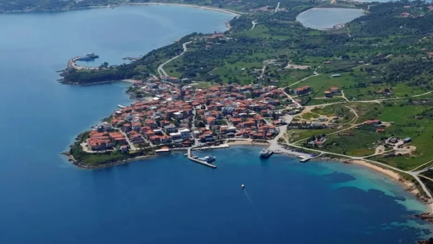 insula din grecia despre care putini turisti au auzit ii cucereste pe vizitatori prin plajele salbatice cu nisip fin apa cristalina si atmosfera autentica 6a70d61ae1925