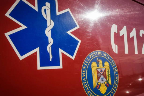 interventie dificila pentru salvarea unui copil de 2 ani cu mana prinsa intr o masina de tocat 6a76c787b8b54