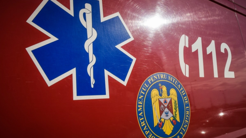 interventie dificila pentru salvarea unui copil de 2 ani cu mana prinsa intr o masina de tocat 6a76c787b8b54