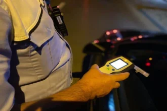 jaf ca in filme in timis falsi politisti antidrog au oprit o autoutilitara in trafic controlul a costat 90 000 de lire 6a85f45b2379b