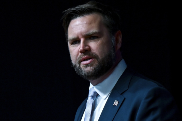 jd vance intervine in conflictul dintre rusia si ucraina kievul suspenda atacurile asupra petrolierelor care utilizeaza portul rus novorossiisk 6a7c318e9e792