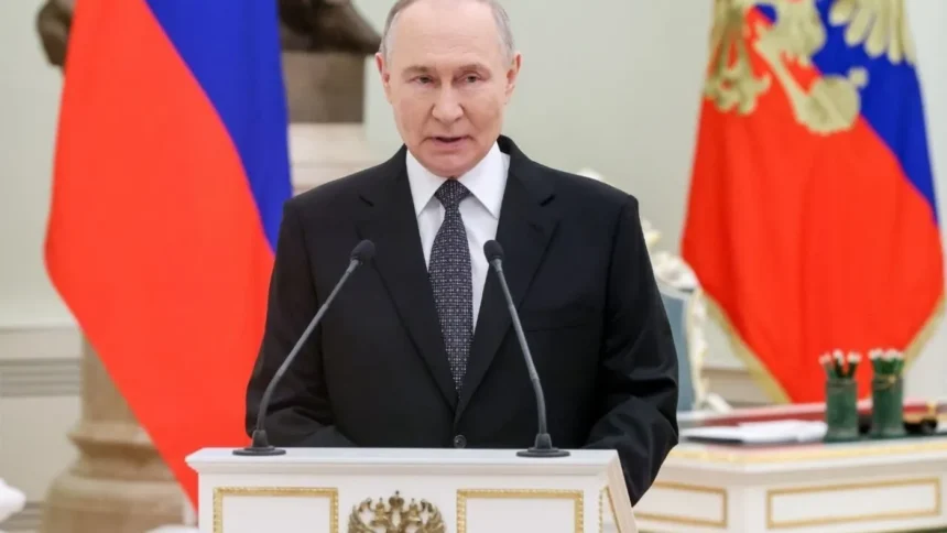 legatura surprinzatoare dintre putin si liderii sovietici bunicul sau a gatit pentru lenin si stalin si l ar fi servit chiar si pe rasputin 6a7cef666fb5c