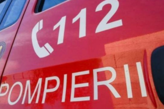 masina cuprinsa de flacari dupa ce a iesit de pe dn 1 o persoana carbonizata a fost descoperita in interior 6a874243ef75f