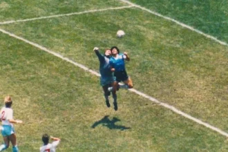 mingea folosita de maradona la mana lui dumnezeu va fi scoasa la licitatie 6a76d6beb6ae2