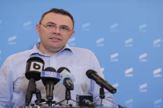 moise guran il taxeaza dur pe nicusor dan si face un calcul ironic dumnezeu are scor mai bun 6a81c71762c9f