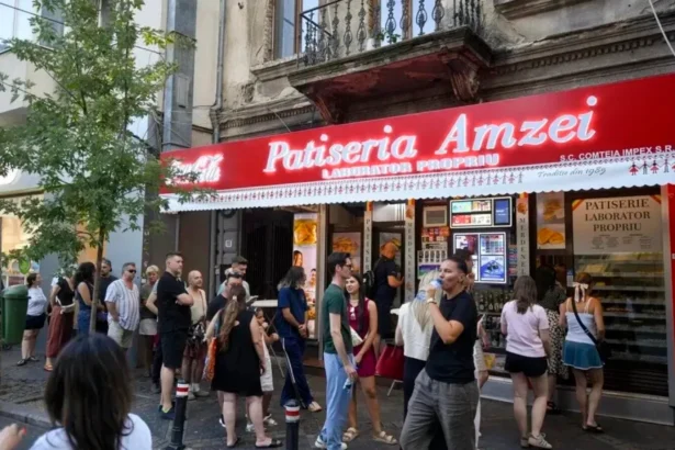 nea mihai a reactionat dupa scandalul merdenelelor nu ne dorim razboaie rivalitati sau polemici zeci de oameni au stat la coada la patiseria amzei 6a8958a568e3d