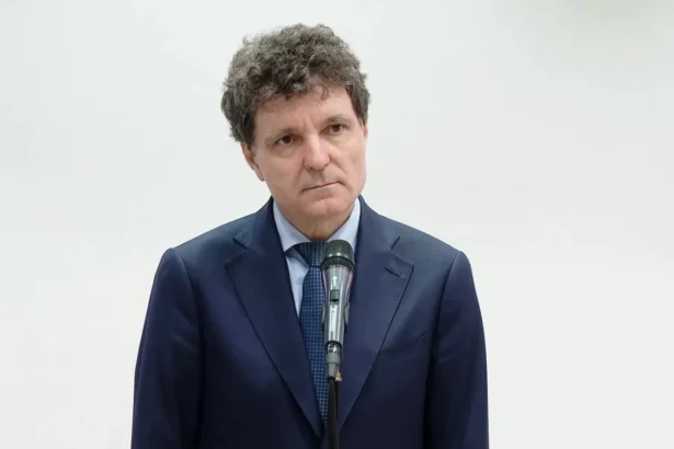 nicusor dan avertizeaza ca ar putea retrimite in parlament legea decarbonizarii voi uza de toate prerogativele constitutionale miza miliarde de euro din pnrr 6a722d4fe96f4