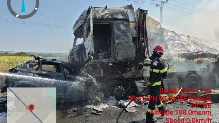 o masina si un tir au luat foc dupa ce s au ciocnit violent in judetul caras severin soferul care a intrat in depasire a murit 6a76f53873506