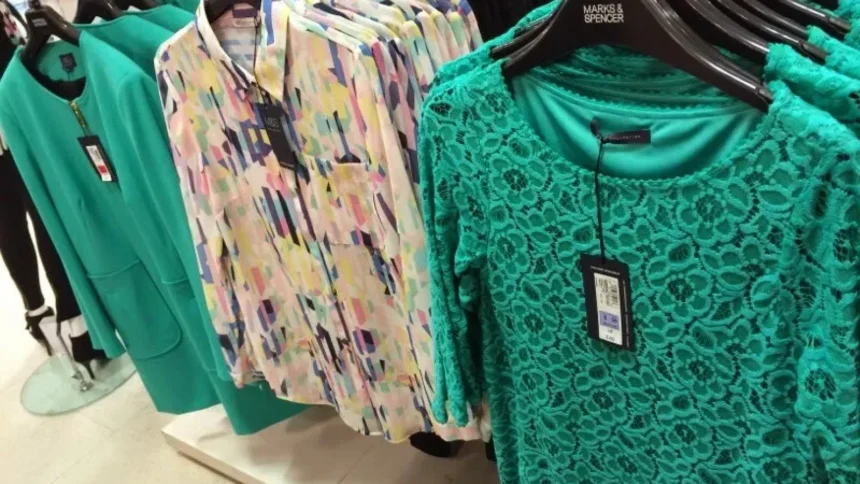 opt din zece romani prefera sa cumpere articole vestimentare de brand la pret redus studiu 6a8d53edd85a5