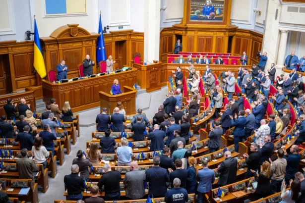 parlamentul de la kiev a votat ucraina are un nou ministru al apararii 6a8592b3bc69d