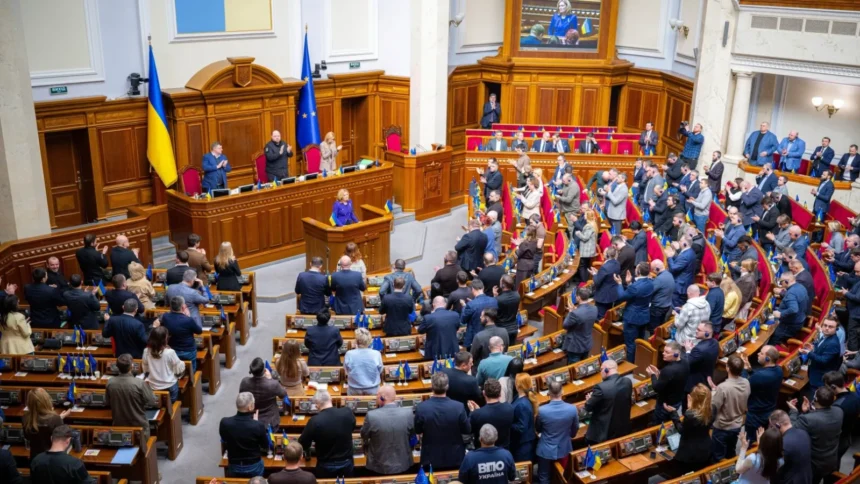parlamentul de la kiev a votat ucraina are un nou ministru al apararii 6a8592b3bc69d